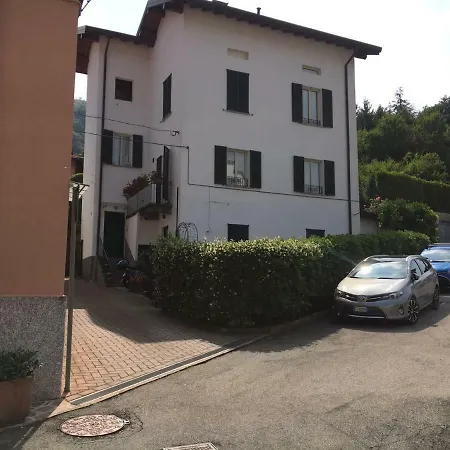 Casa Vacanze Il Gelsomino Como